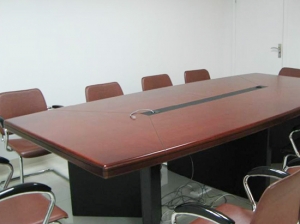 油漆会议桌